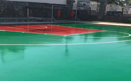 德州篮球场翻新地面